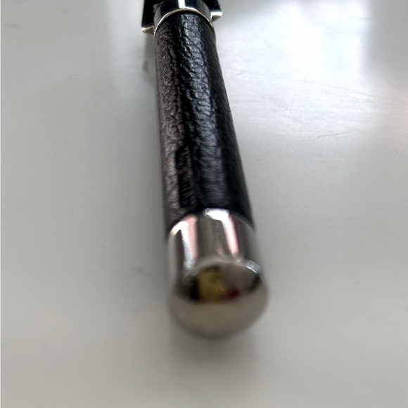 Vintage Dunhill Letter Opener, Sterling Silver and Black Leather. Circa 1980 - Picture 5 of 5